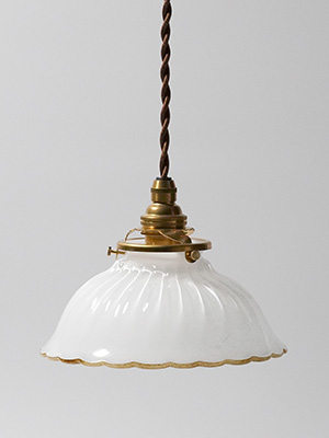 �c�䏫������̗։ԃt���A�V�F�[�h�E�x